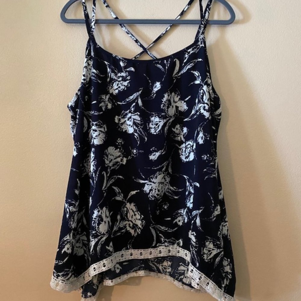 TORRID Size 2 Blue Floral Crochet Hem Tank Top